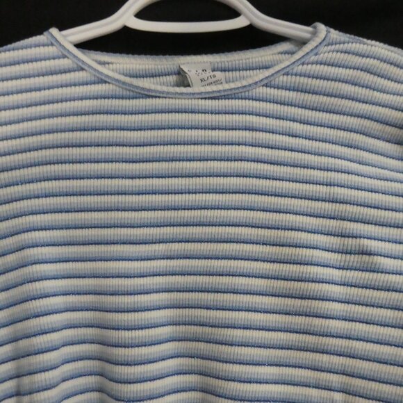 GAP - Factory Store | XL - extra large | Blue and White Striped Long Sleeve Top - Picture 4 of 16